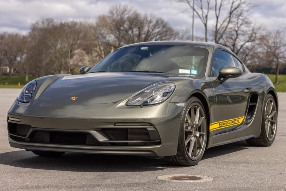 2023 Porsche 982 718 Cayman sold for $110,000