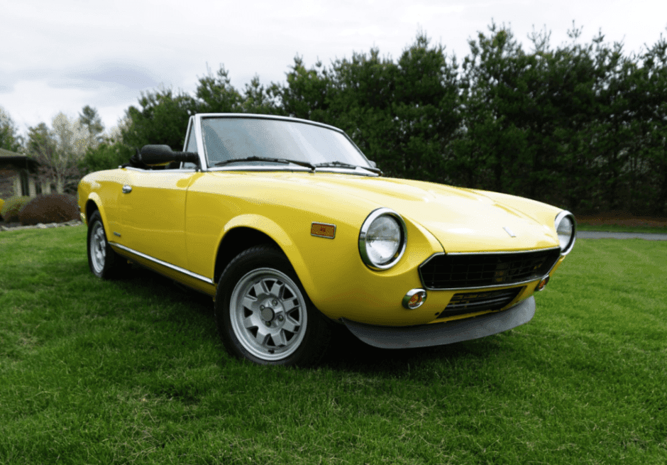 1984 Fiat 124 Spider (1966-1985) sold for $9,500