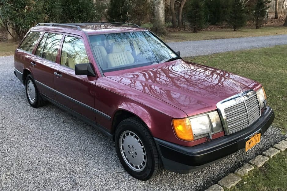 1989 Mercedes-Benz W124 E-Class sold for $8,000