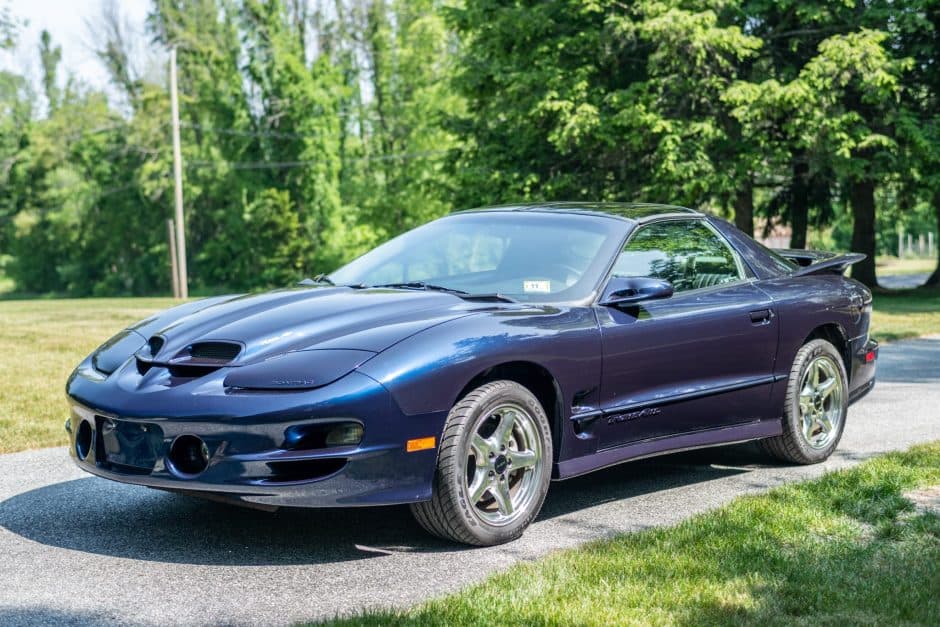 2001 Pontiac Firebird (1993-2002) sold for $35,000
