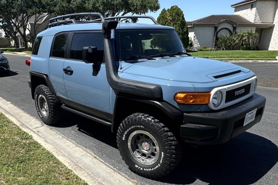 2014 Toyota FJ Cruiser sold for $39,000