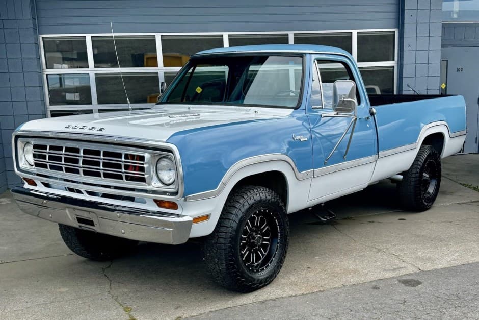 1973 Dodge Power Wagon sold for $9,900