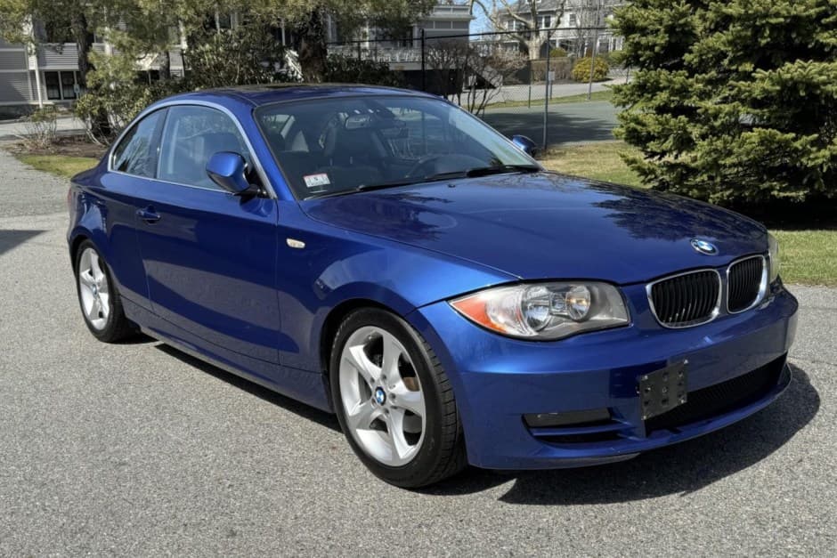 2010 BMW E82/E88 1-Series sold for $11,000