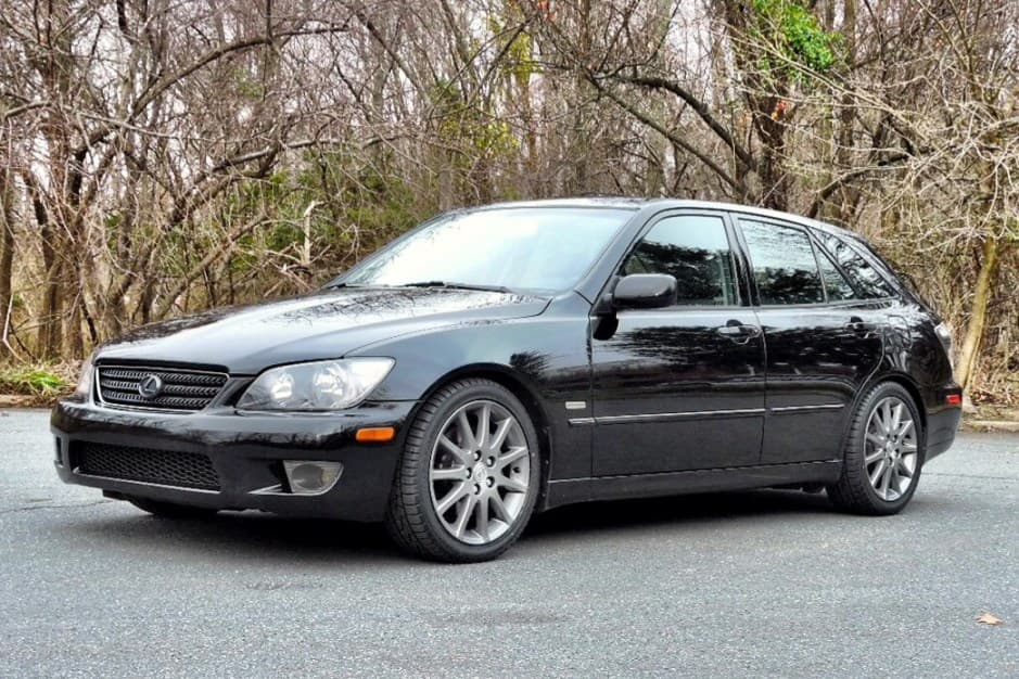 2005 Lexus IS sold for $15,075