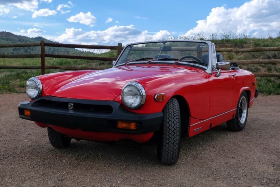 1976 MG Midget sold for $7,100