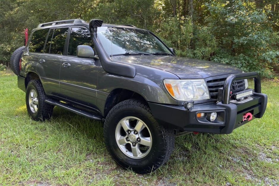 2006 Toyota Land Cruiser 100-Series sold for $28,250