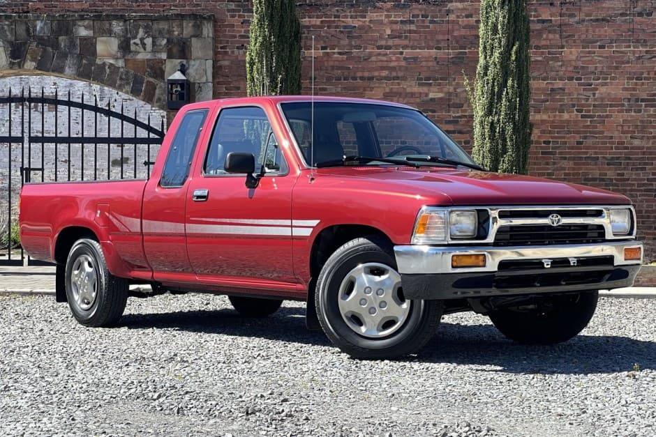 1994 Toyota Pickup (N80/90/100/110 1989-1997) sold for $12,380