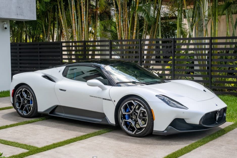 2022 Maserati MC20 sold for $206,900