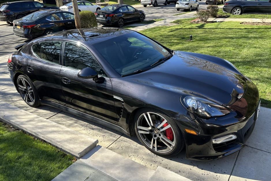 2013 Porsche Panamera sold for $30,250