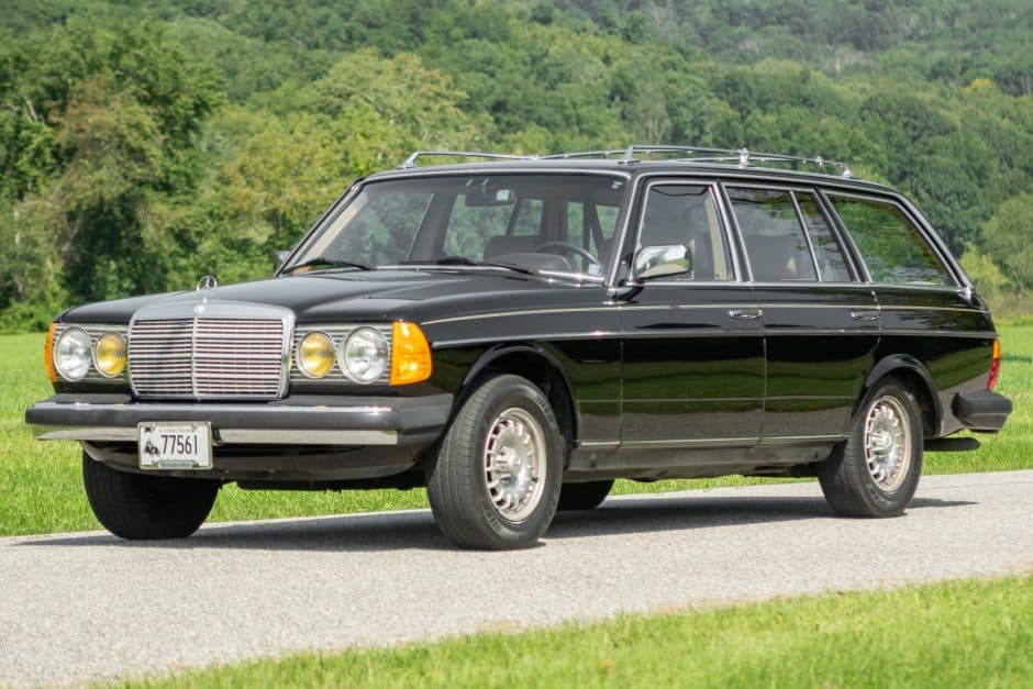 1983 Mercedes-Benz W123 sold for $64,500