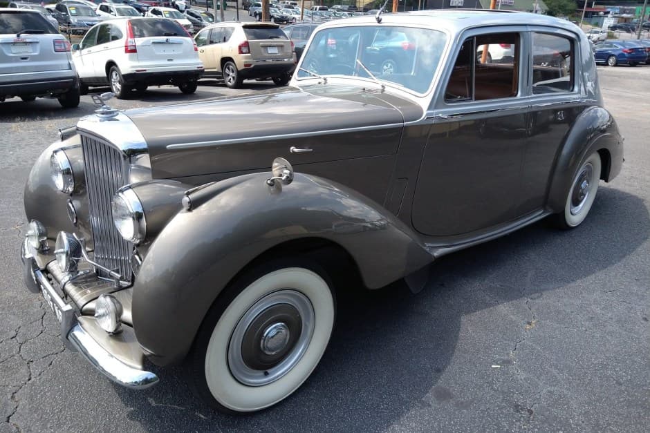 1954 Bentley R-Type sold for $32,000