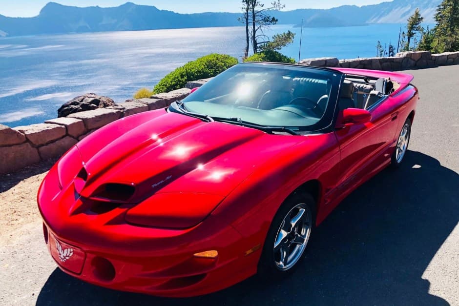 2000 Pontiac Firebird (1993-2002) sold for $38,000