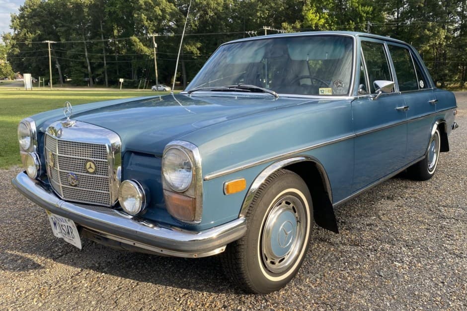 1969 Mercedes-Benz W114 & W115 sold for $9,700