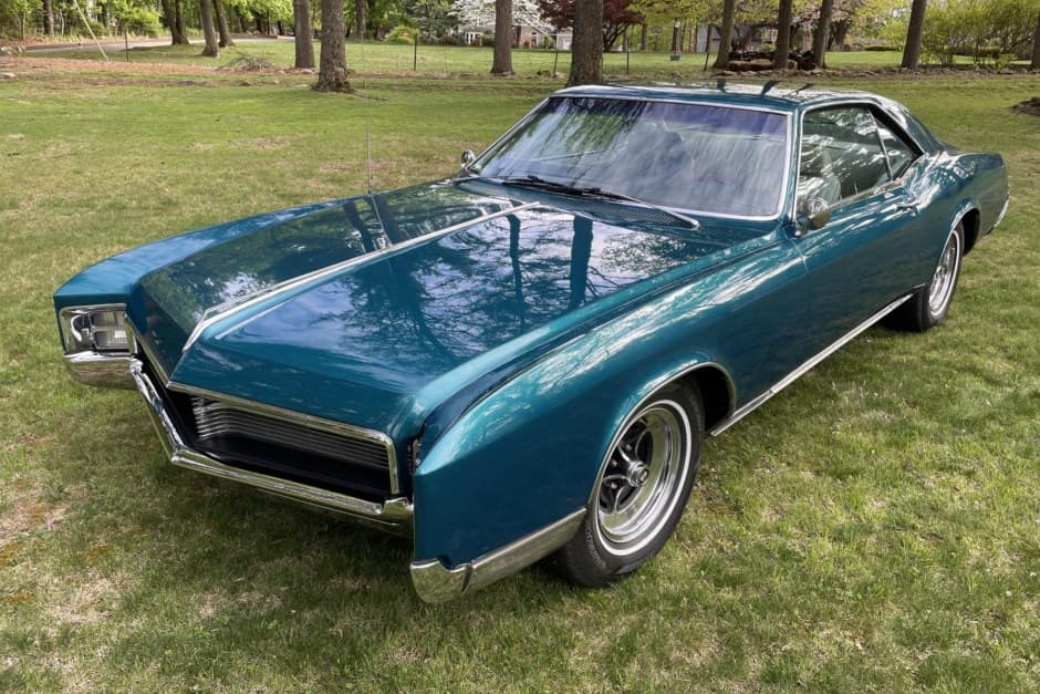 1967 Buick Riviera sold for $20,450