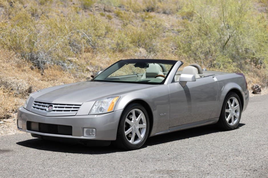 2005 Cadillac XLR sold for $17,857