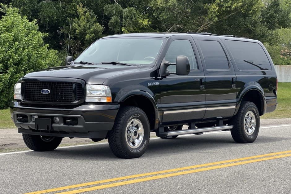 2004 Ford Excursion sold for $39,000