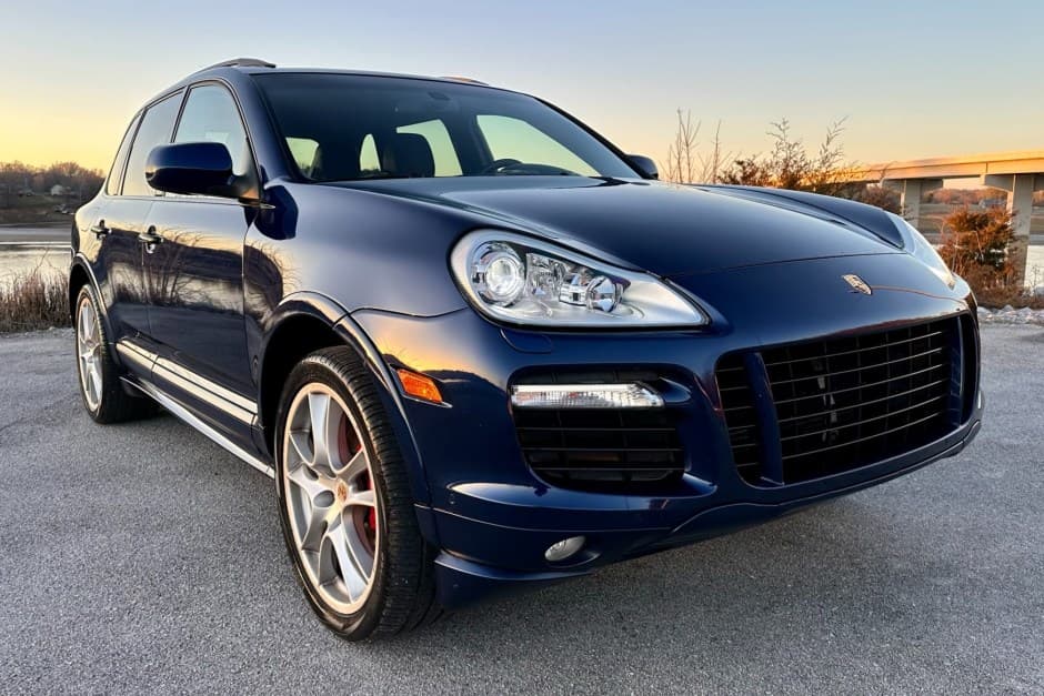 2008 Porsche 955/957 Cayenne (2003-2010) sold for $16,000