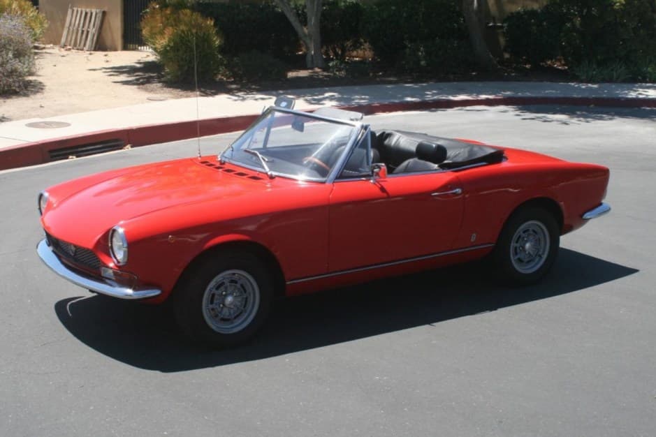 1970 Fiat 124 Spider (1966-1985) sold for $26,000