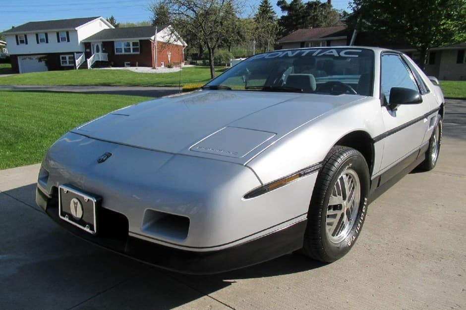 1986 Pontiac Fiero sold for $14,250