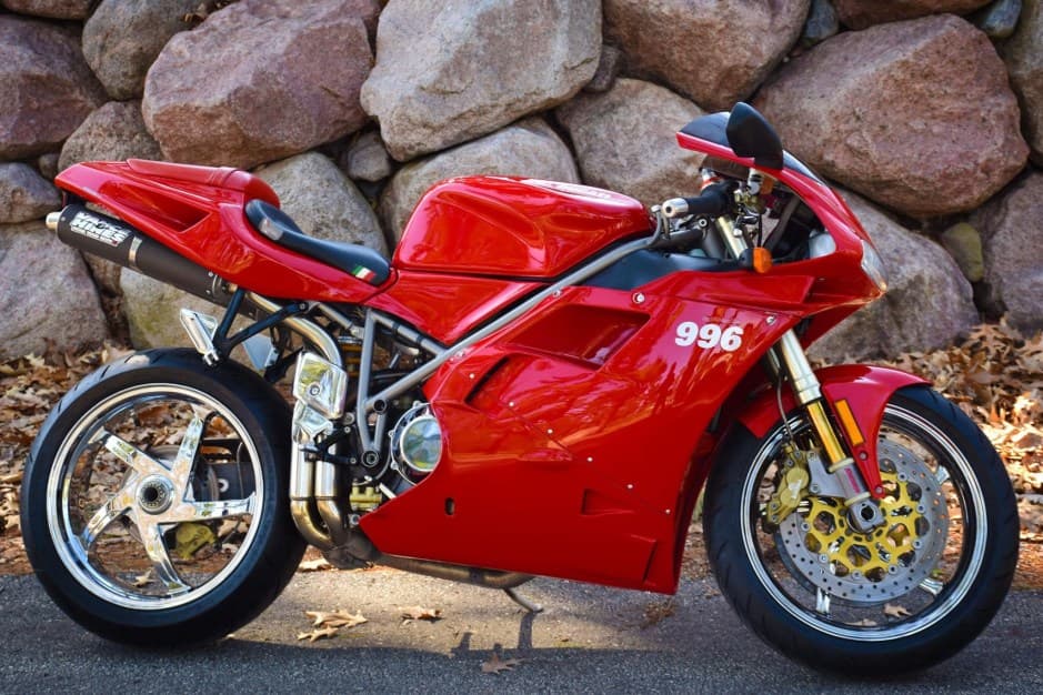 2001 Ducati 996 sold for $7,000