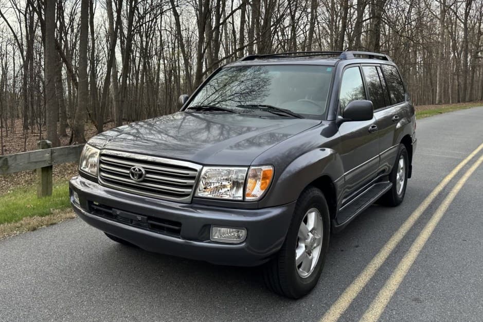 2004 Toyota Land Cruiser 100-Series sold for $14,750