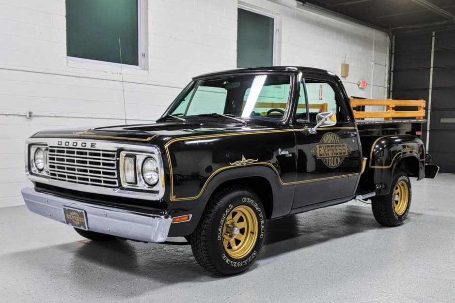 1977 Dodge D-Series (1972-1980) sold for $17,500