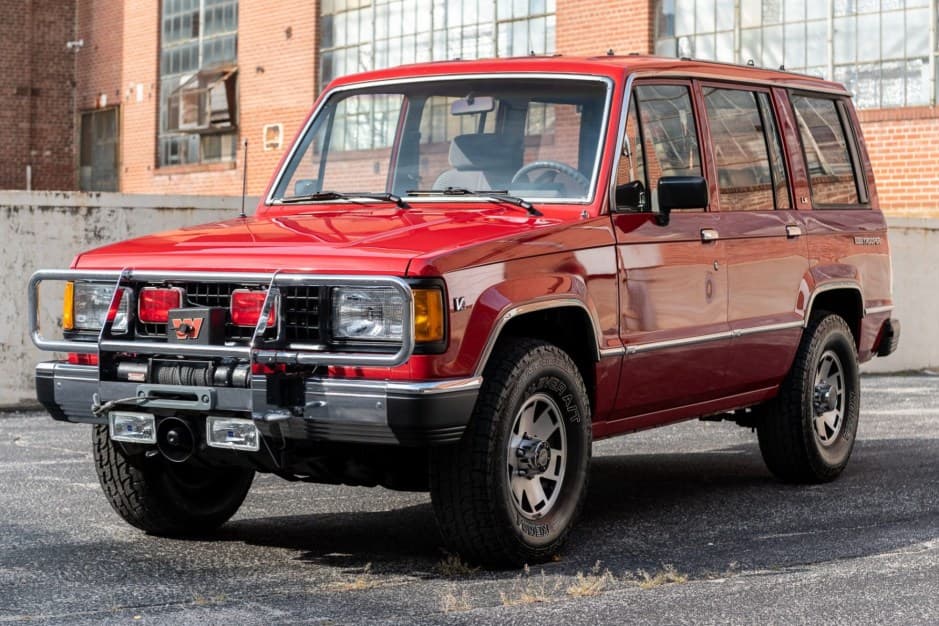 1990 Isuzu Trooper sold for $10,250