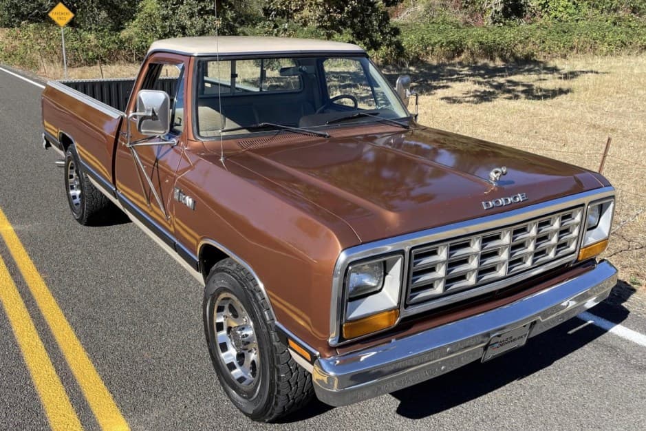 1984 Dodge Ram (1981-1993) sold for $9,300