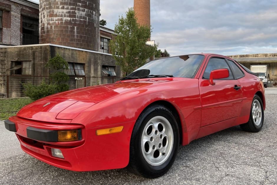 1985 Porsche 944 sold for $17,750