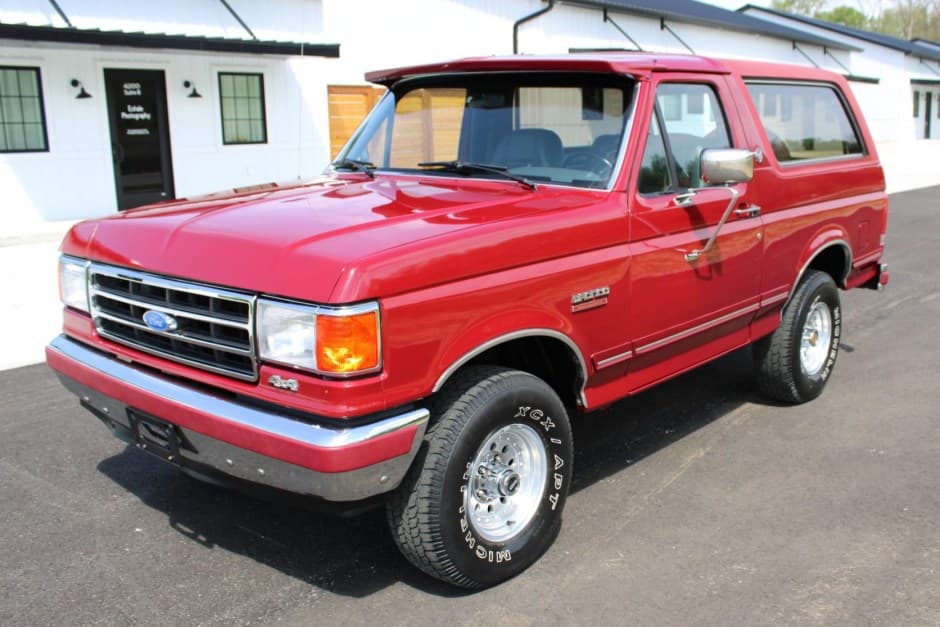 1991 Ford Bronco 4th-5th Generations 1987-1996 sold for $29,250