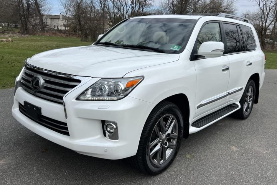 2015 Lexus LX570 sold for $23,500
