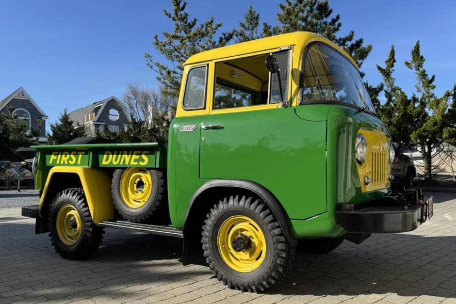1961 Jeep Forward Control sold for $25,000