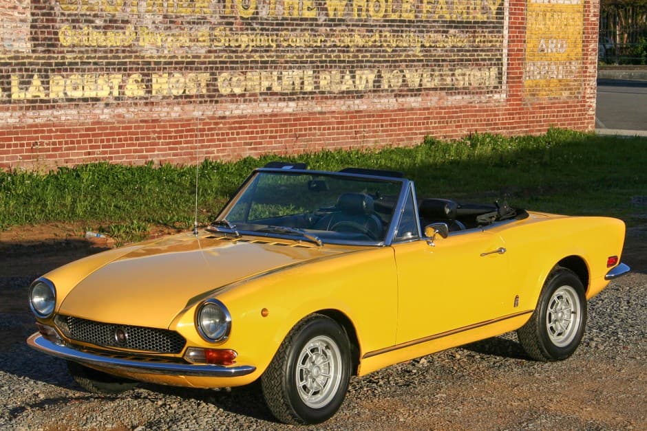 1970 Fiat 124 Spider (1966-1985) sold for $21,500