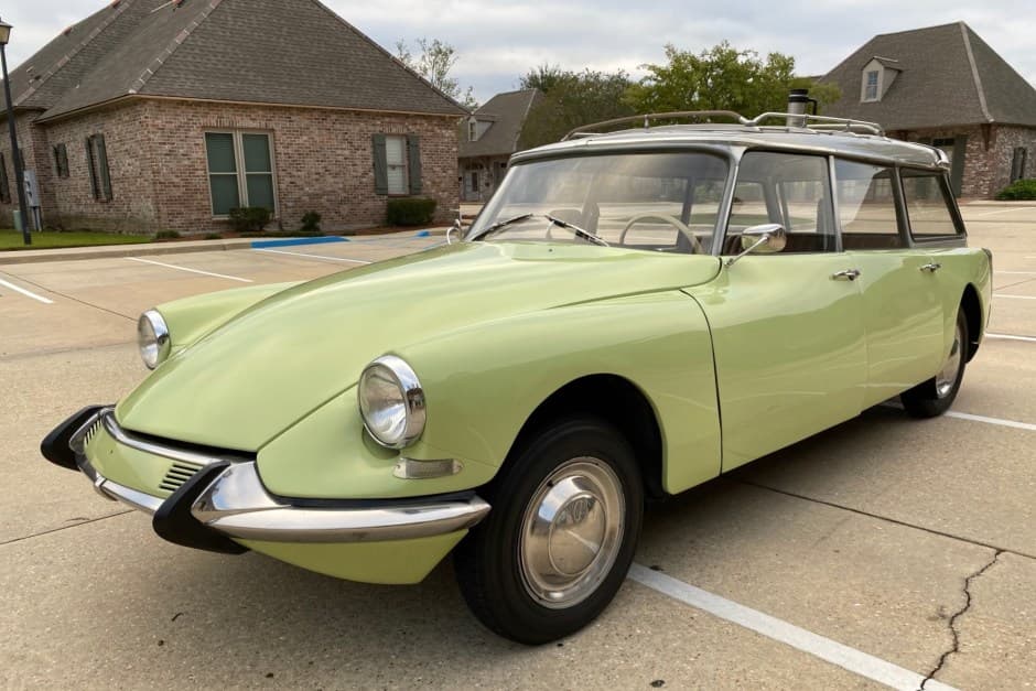 1963 Citroen DS sold for $36,250