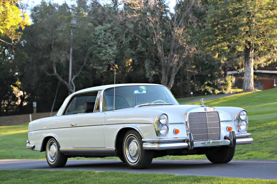 1966 Mercedes-Benz W112 sold for $62,000