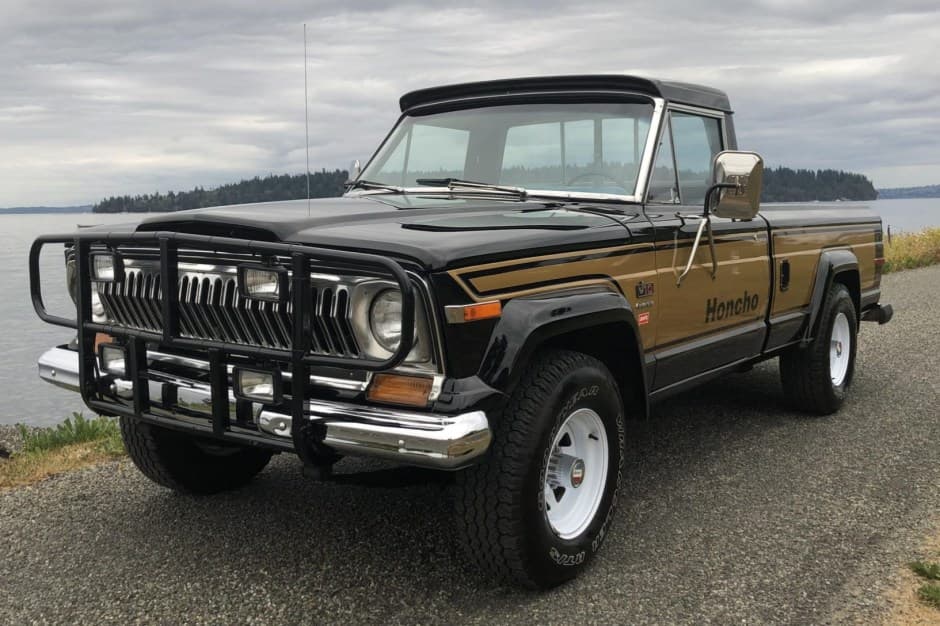 1977 Jeep Pickup sold for $25,000
