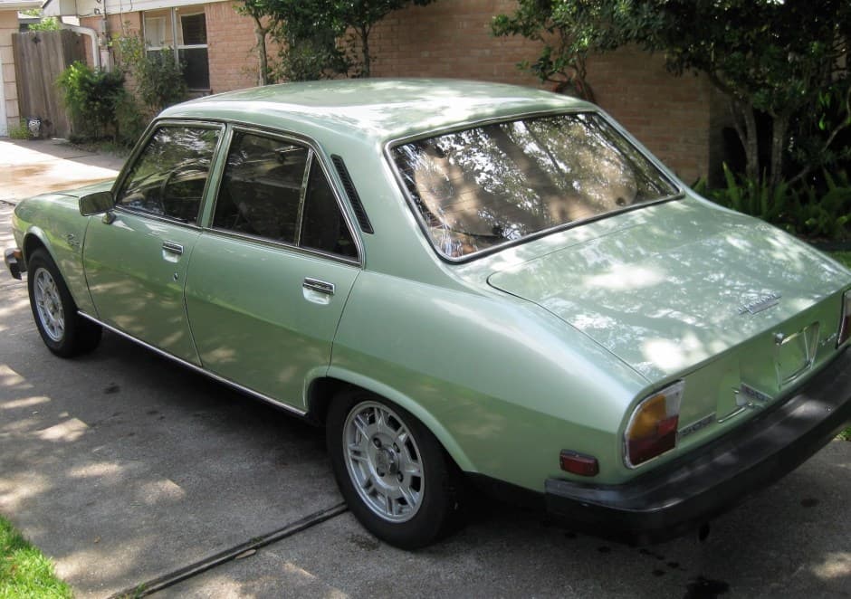 1979 Peugeot 504 sold for $4,433