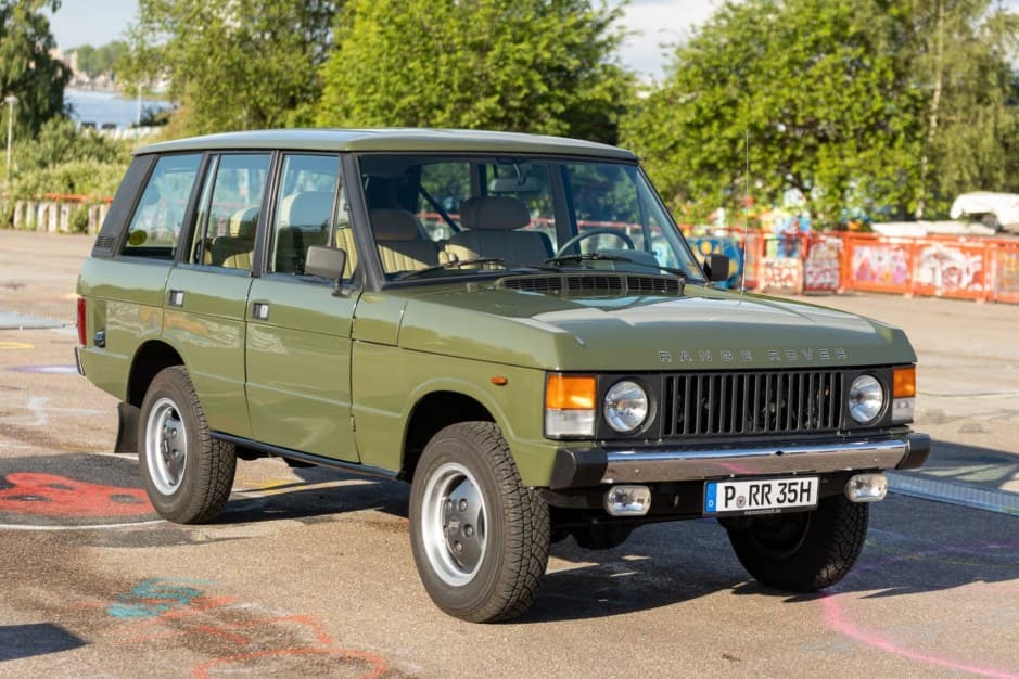 1983 Land Rover Range Rover Classic sold for $38,750