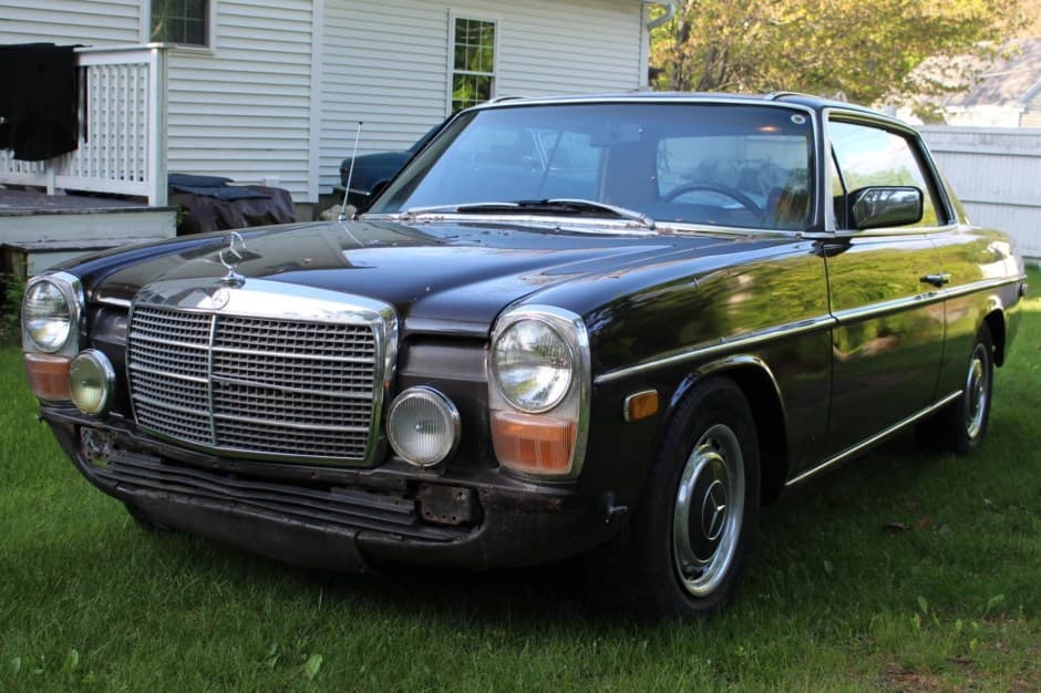 1974 Mercedes-Benz W114 & W115 sold for $4,500