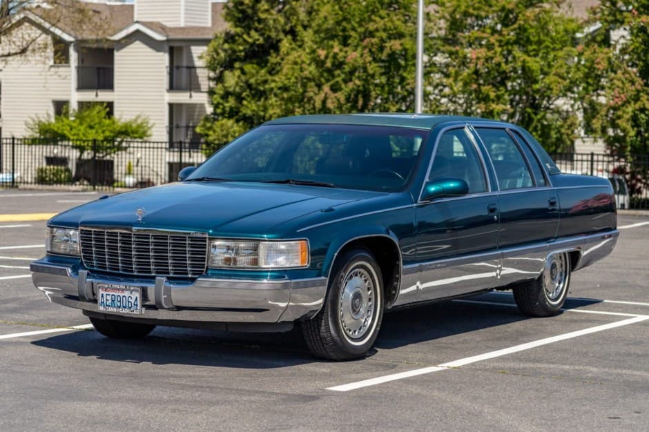 1995 Cadillac Fleetwood 1985-1996 sold for $20,500