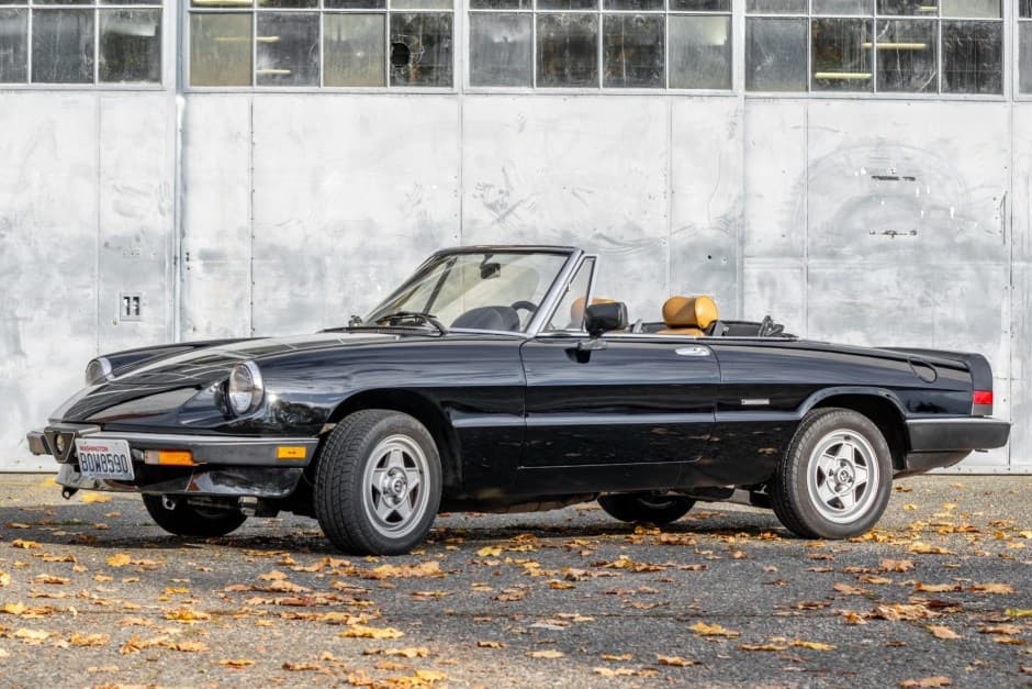 1990 Alfa Romeo 105/115 Spider Series 3 sold for $8,222