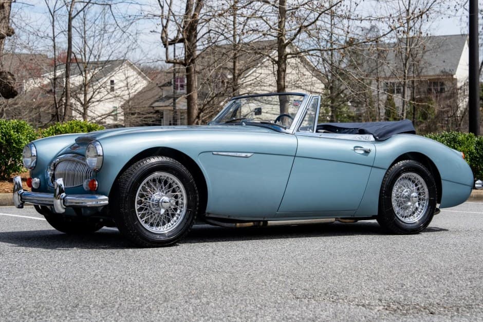 1967 Austin-Healey 3000 sold for $61,501