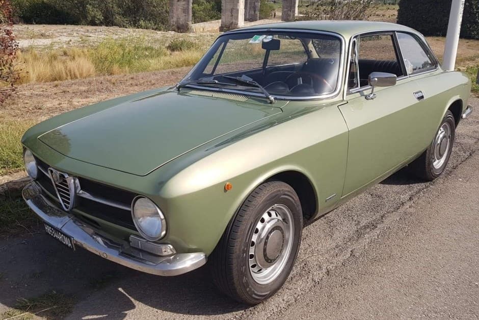 1972 Alfa Romeo 105/115 Series Coupe sold for $31,250