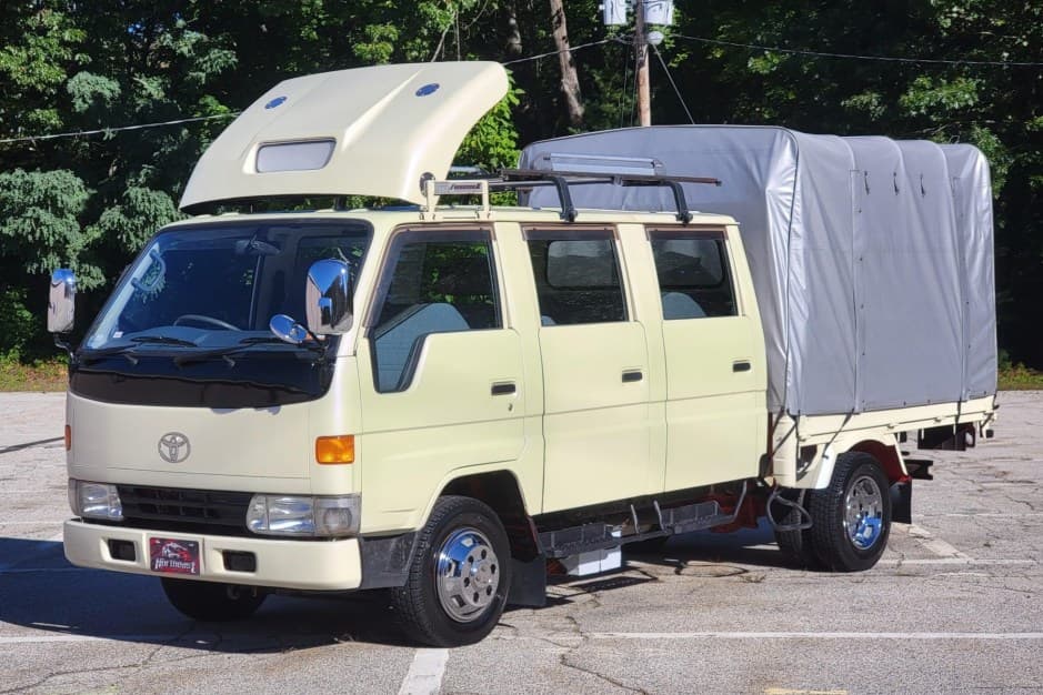 1996 Toyota Dyna sold for $18,555