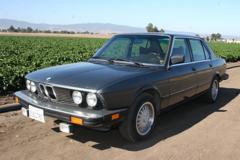 1984 BMW E28 5-Series sold for $10,250