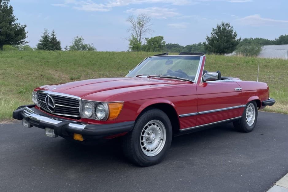 1977 Mercedes-Benz R107 SL sold for $18,500