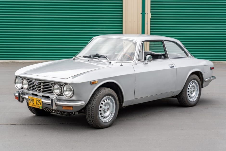 1974 Alfa Romeo 105/115 Series Coupe sold for $39,000
