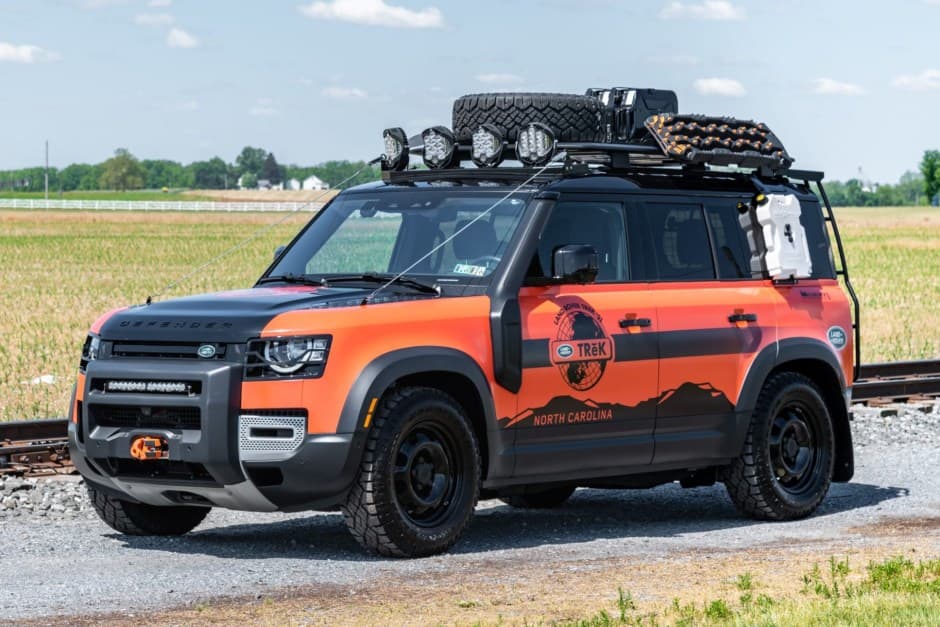 2022 Land Rover Defender L663 sold for $77,000