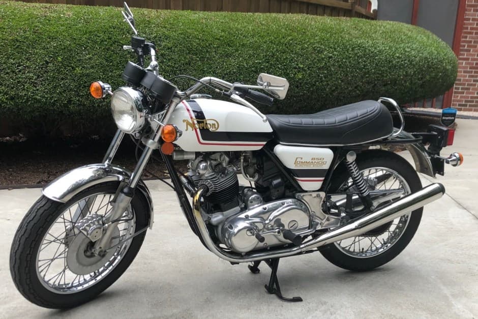 1975 Norton Commando sold for $17,250