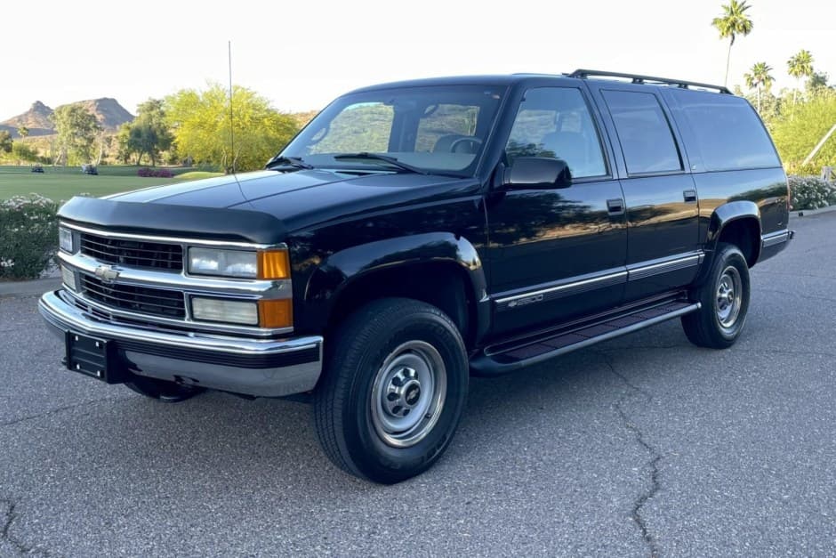 1999 Chevrolet Suburban (GMT400 1992-1999) sold for $23,000